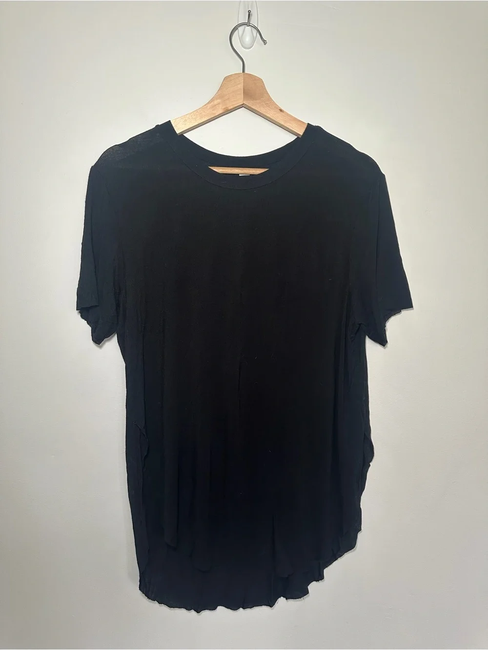 Alo Yoga Black Oversized Raw Hem T-Shirt Size Medium